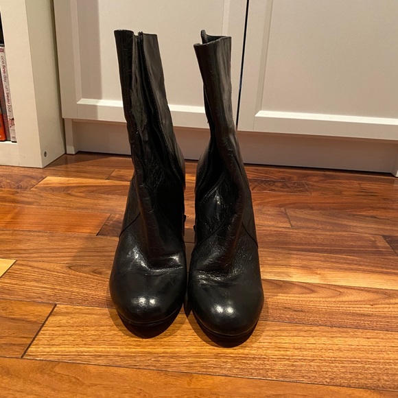 Nine West Round Toe Boots - Picture 4 of 8